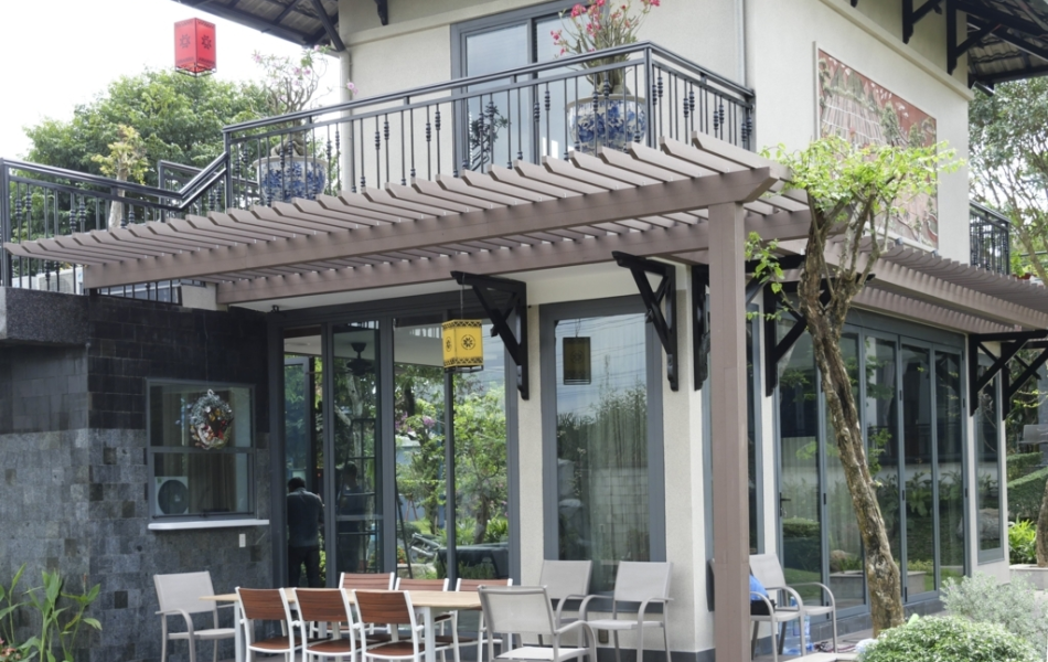 LAM GỖ NHỰA NGOÀI TRỜI - PERGOLA LAM GỖ CHỐNG NẮNG